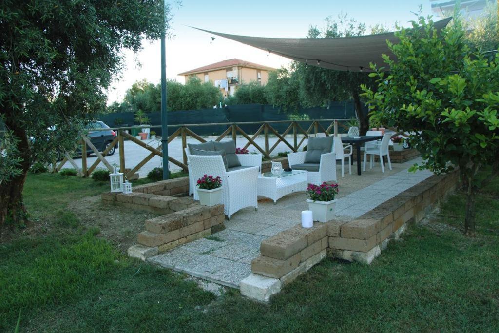 Pensione Degli Ulivi ปอร์โต ซันเตลปีดิโอ ภายนอก รูปภาพ