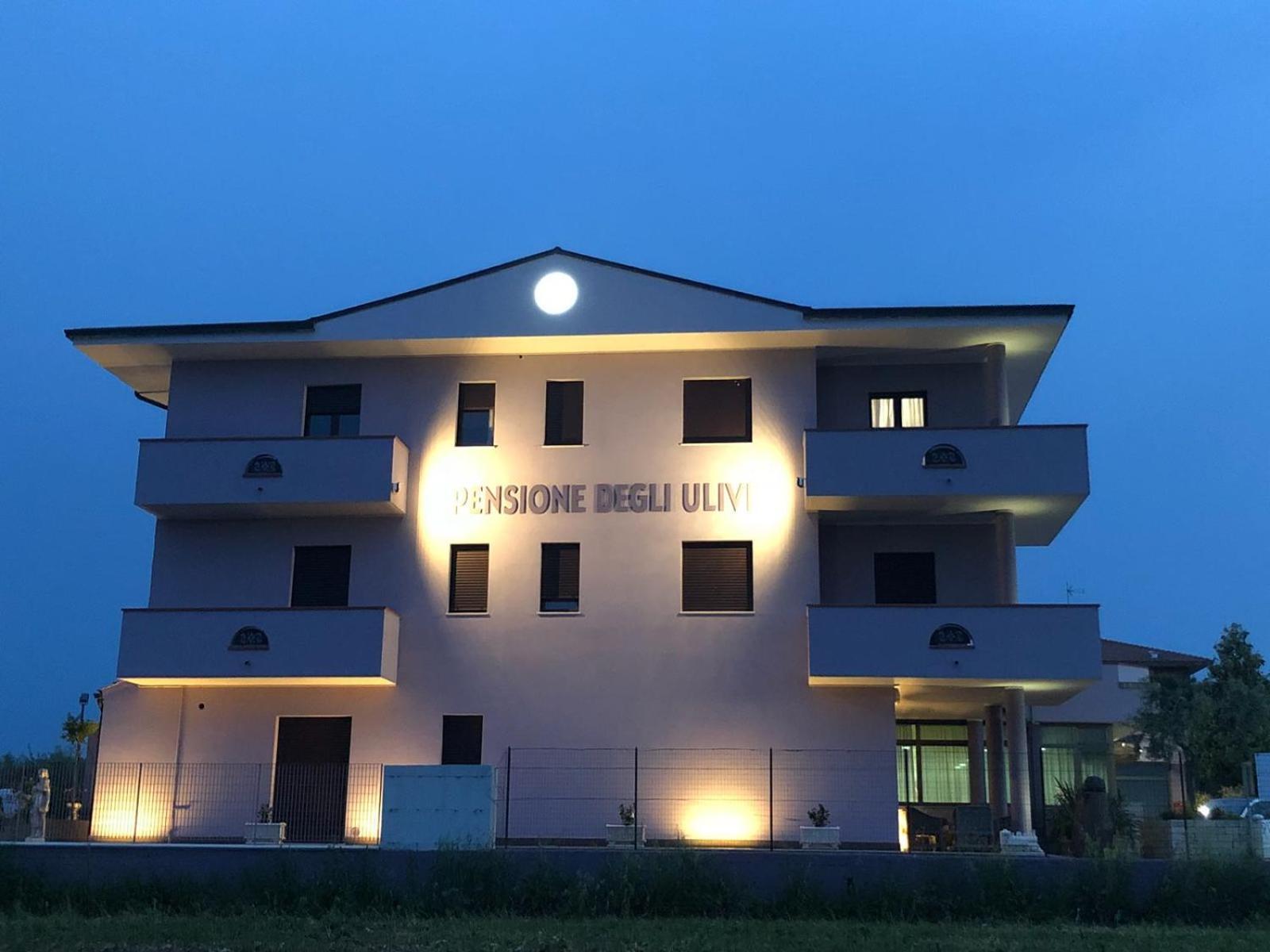 Pensione Degli Ulivi ปอร์โต ซันเตลปีดิโอ ภายนอก รูปภาพ