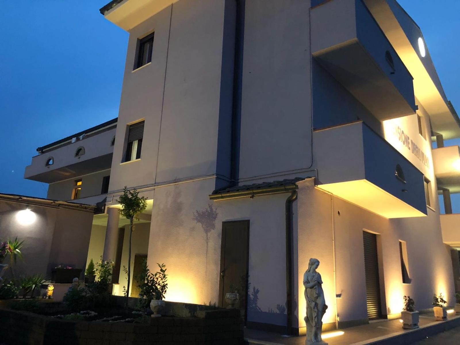 Pensione Degli Ulivi ปอร์โต ซันเตลปีดิโอ ภายนอก รูปภาพ
