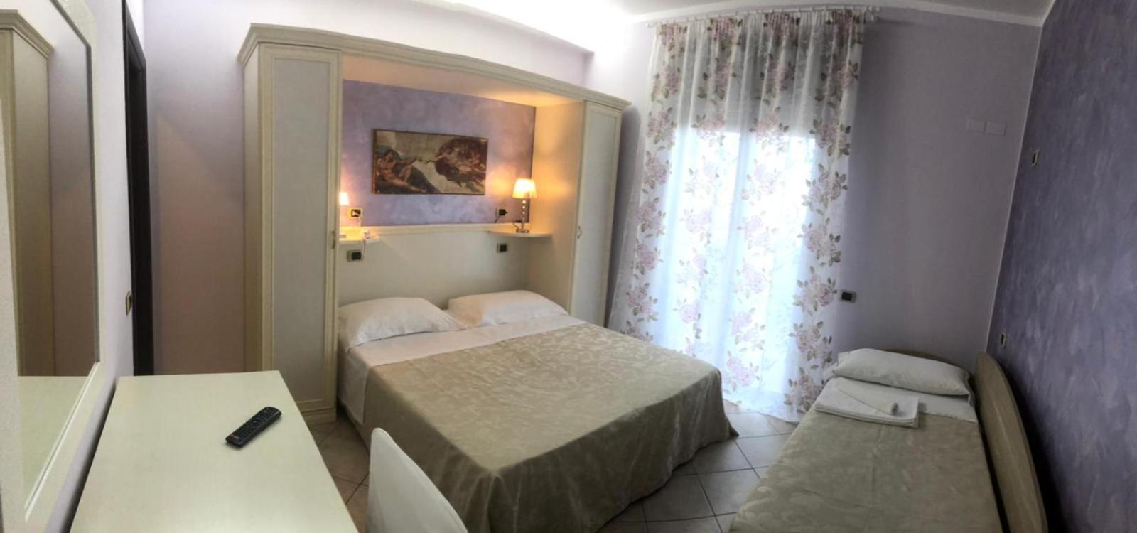 Pensione Degli Ulivi ปอร์โต ซันเตลปีดิโอ ห้อง รูปภาพ